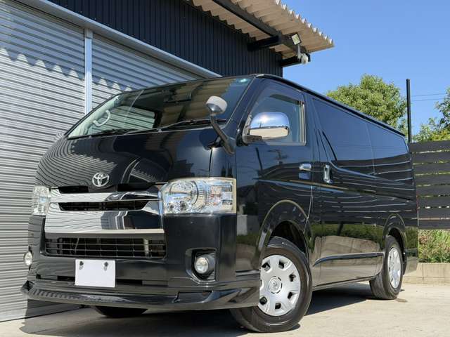 Toyota Hiace Van 7