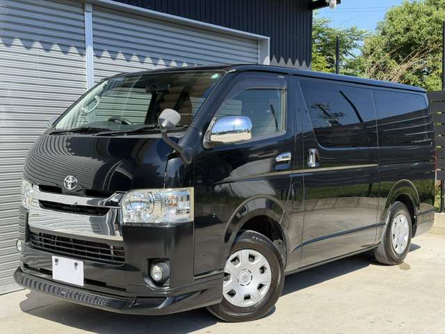 Toyota Hiace Van 8