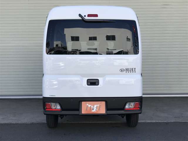 Daihatsu Hijet Cargo 6