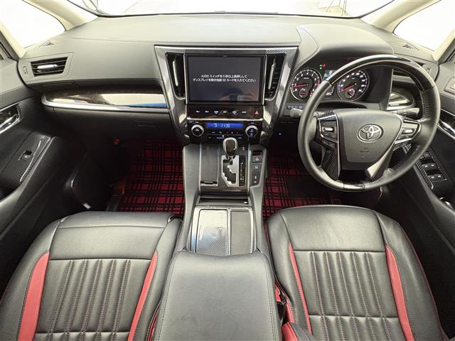 Toyota Alphard 4