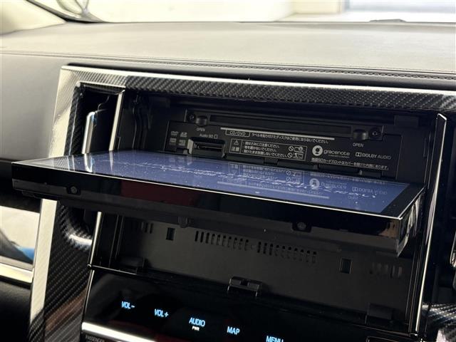 Toyota Alphard 6
