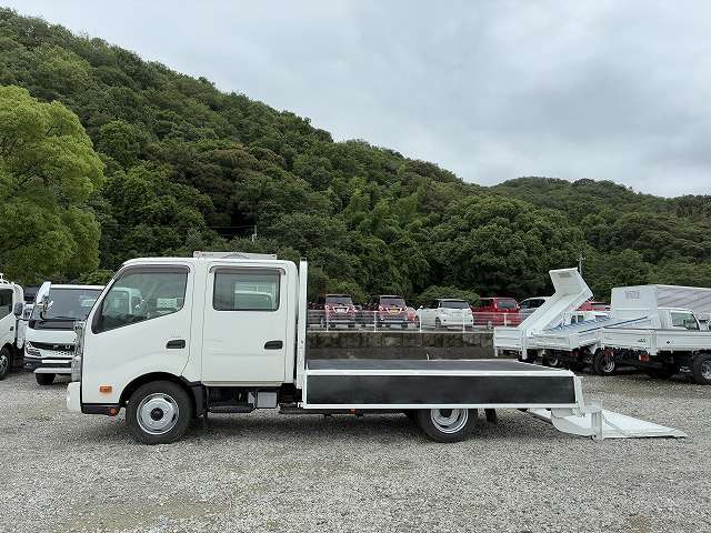 Hino Dutro 11