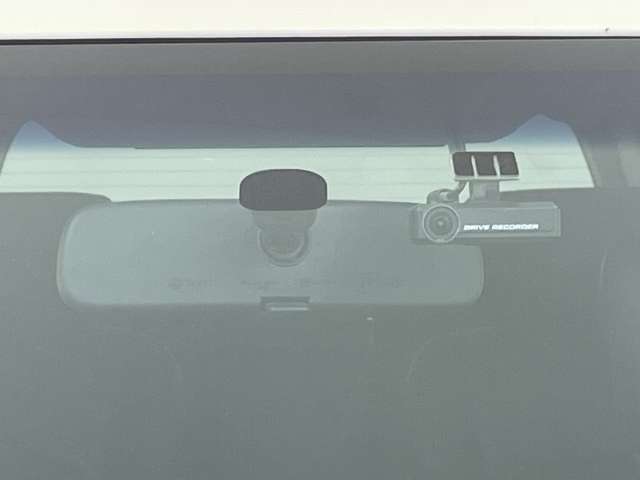Nissan Elgrand 11