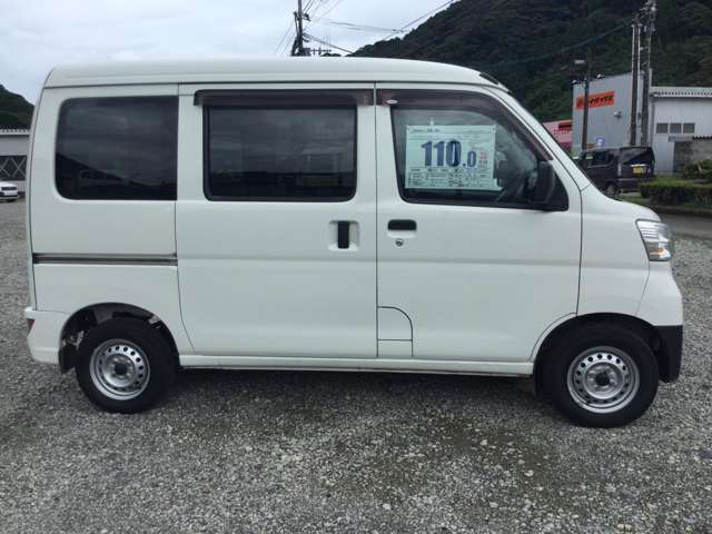 Daihatsu Hijet Cargo 4