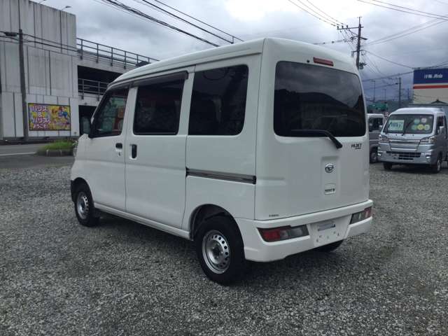 Daihatsu Hijet Cargo 6