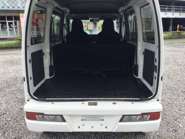 Daihatsu Hijet Cargo 9