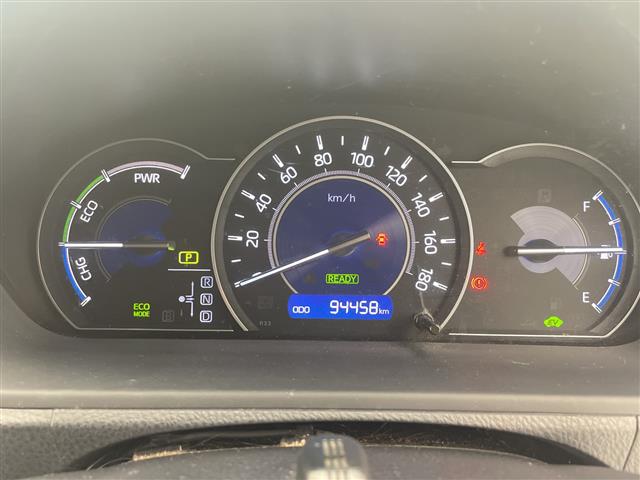 Toyota Voxy 11