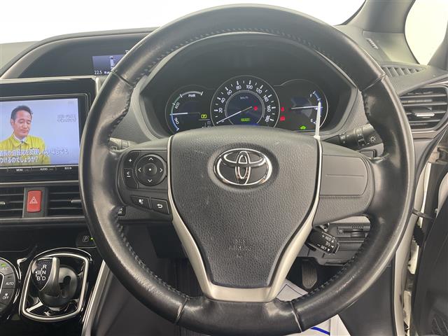 Toyota Voxy 8