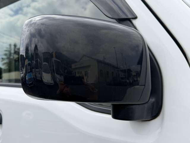 Mitsubishi Minicab Van 12