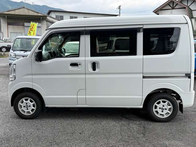 Mitsubishi Minicab Van 9