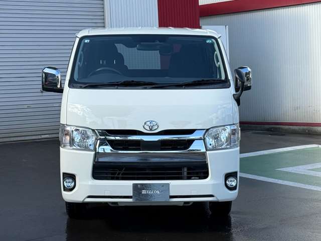 Toyota Hiace Van 12