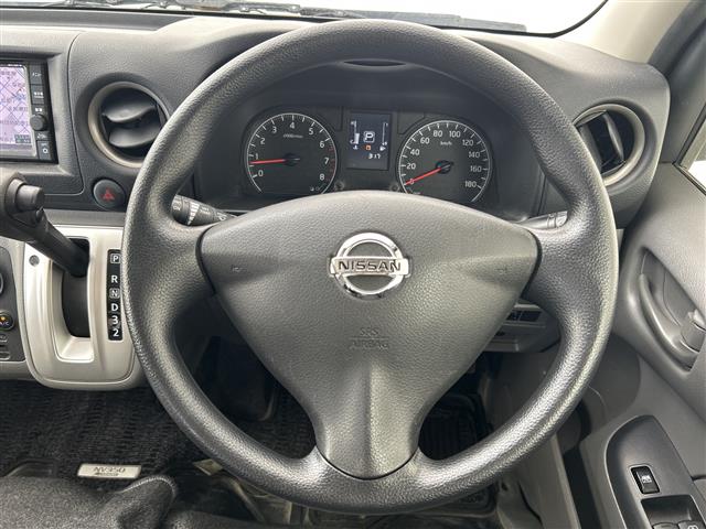 Nissan NV350 Caravan Wagon 4