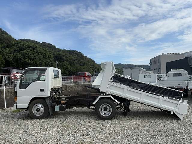 Isuzu Elf 4