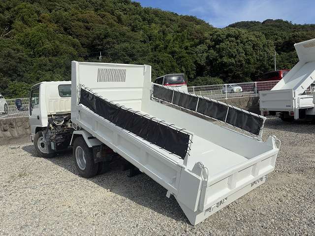 Isuzu Elf 6