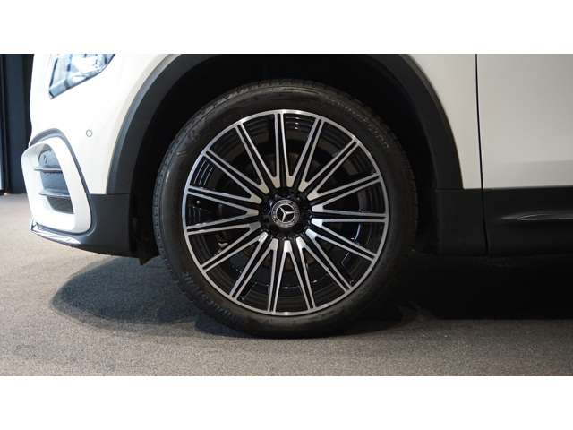 Mercedes-Benz GLB 11