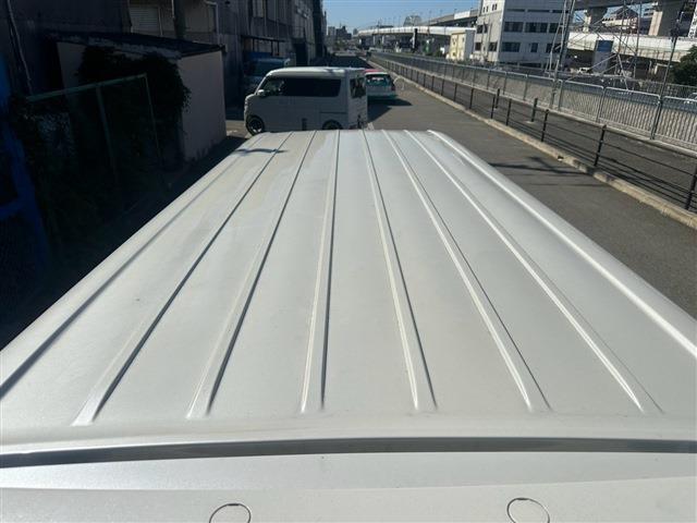 Toyota Hiace Van 6