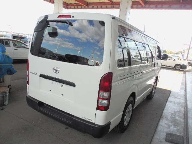 Toyota Regius Ace 4