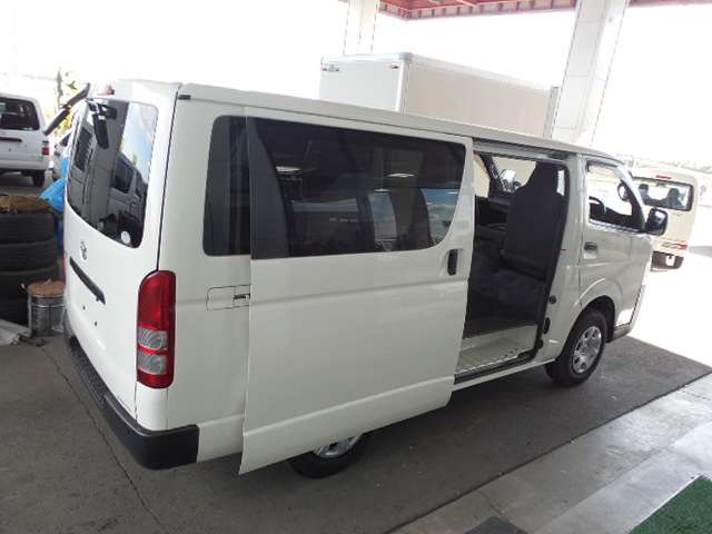 Toyota Regius Ace 5