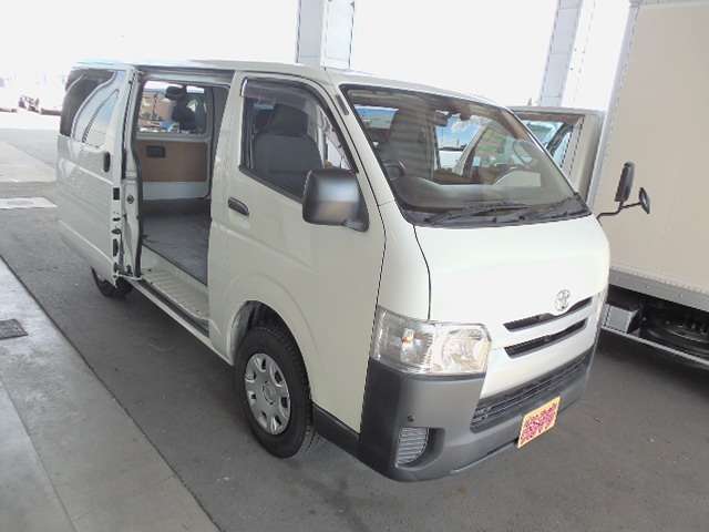 Toyota Regius Ace 6