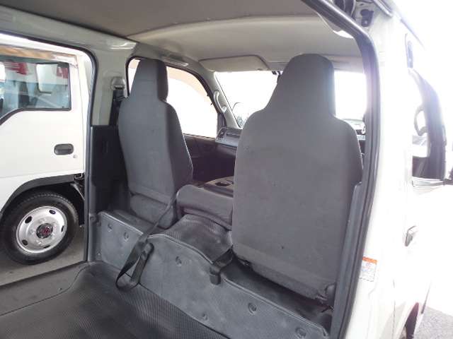 Toyota Regius Ace 9