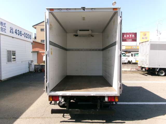 Isuzu Elf 4