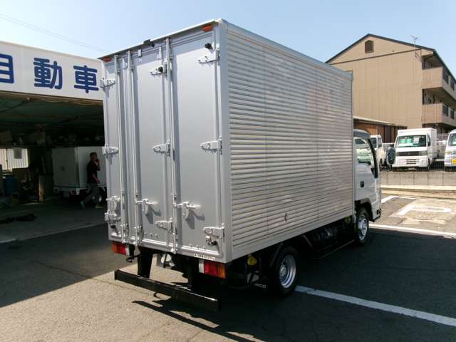 Isuzu Elf 5