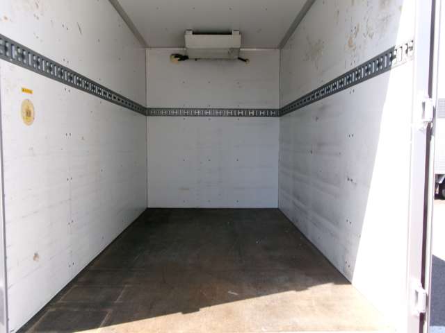 Isuzu Elf 6