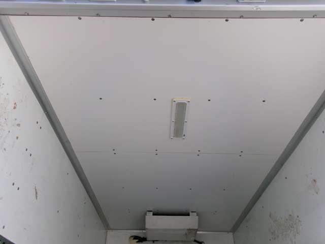 Isuzu Elf 8