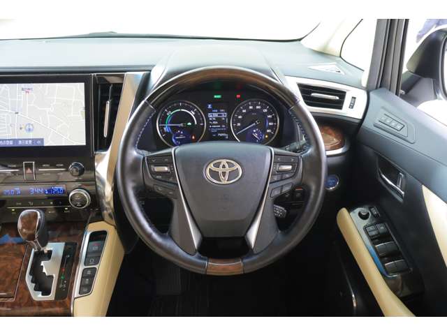 Toyota Alphard 8