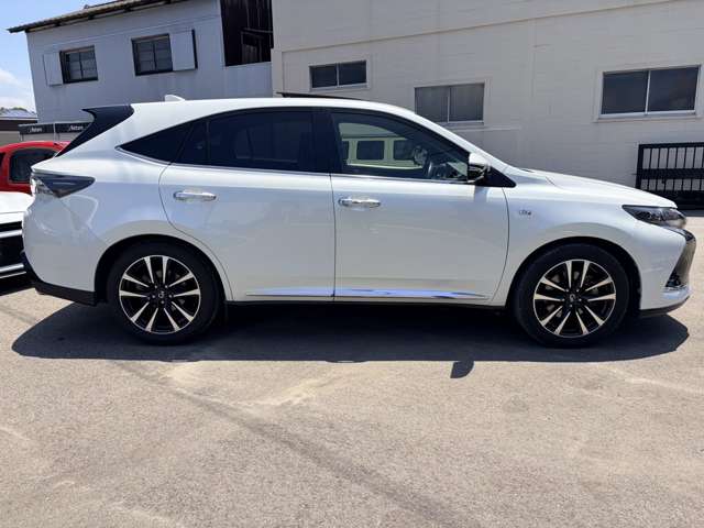 Toyota Harrier 2