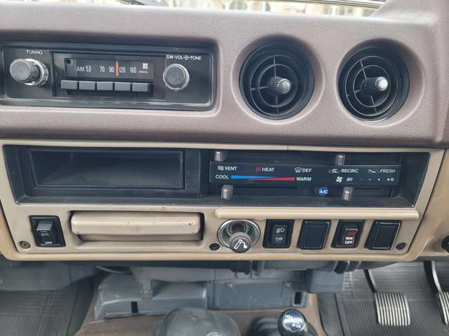 Toyota Land Cruiser 60 3