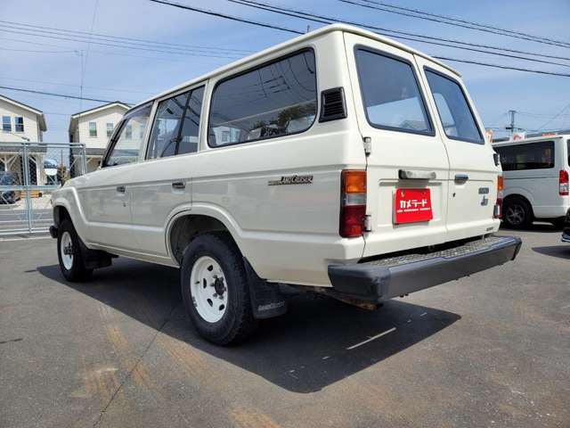 Toyota Land Cruiser 60 6