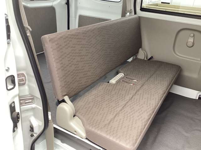 Mitsubishi Minicab Van 8