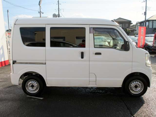 Nissan NV100 Clipper 12