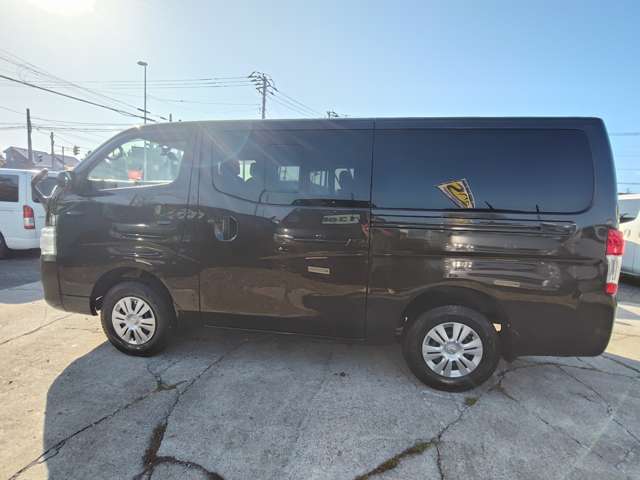 Nissan NV350 Caravan 11