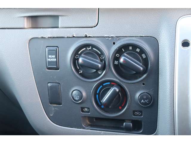 Nissan NV350 Caravan 11