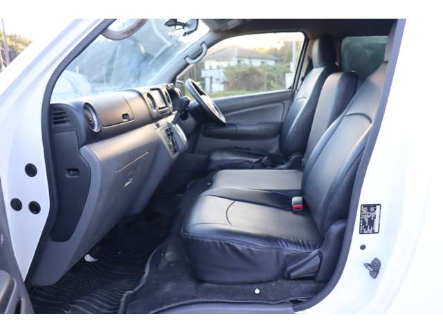 Nissan NV350 Caravan 5