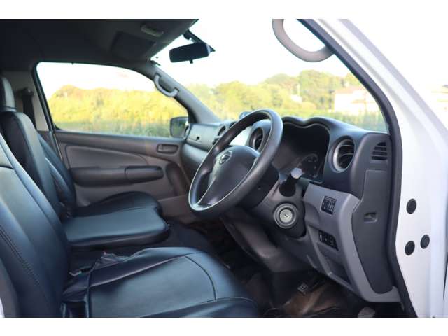 Nissan NV350 Caravan 6