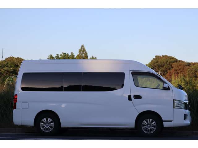 Nissan NV350 Caravan 7