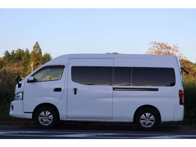 Nissan NV350 Caravan 8