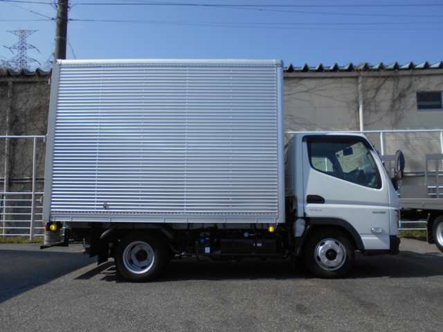 Mitsubishi Fuso Canter 4