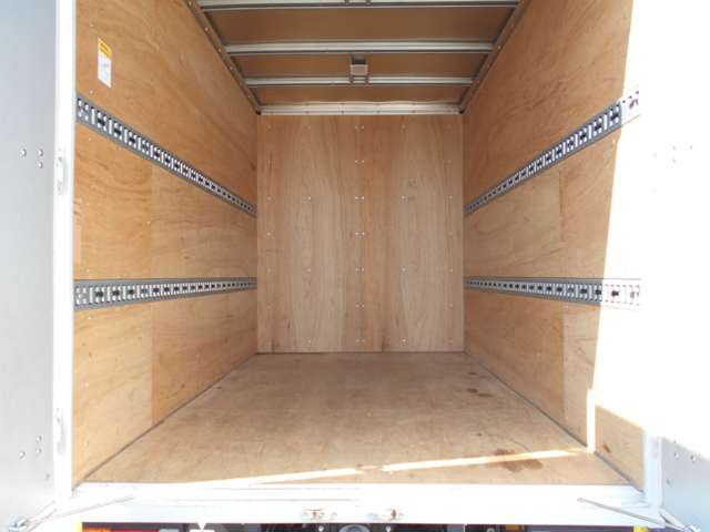 Mitsubishi Fuso Canter 7
