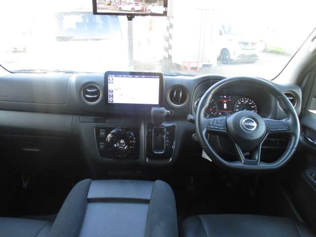Nissan Caravan 4