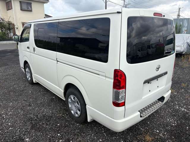 Toyota Hiace Van 12
