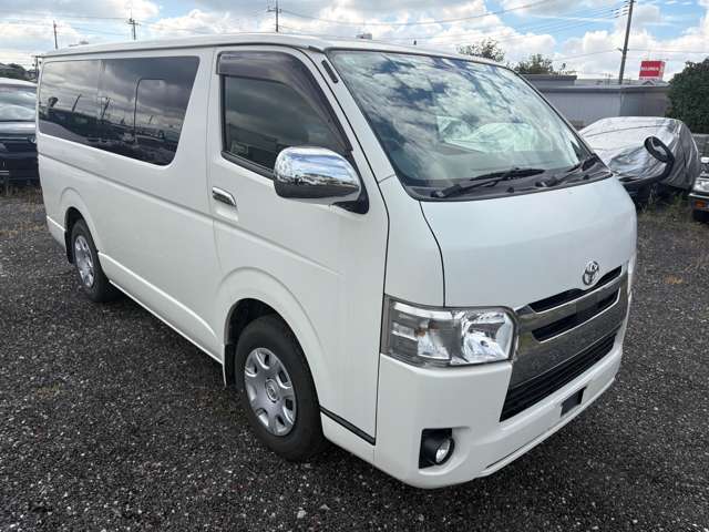 Toyota Hiace Van 5