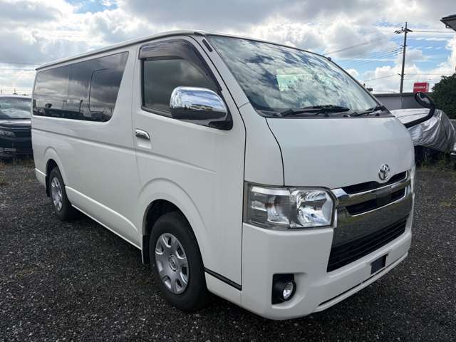 Toyota Hiace Van 6