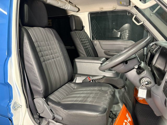 Mazda Bongo Van 7