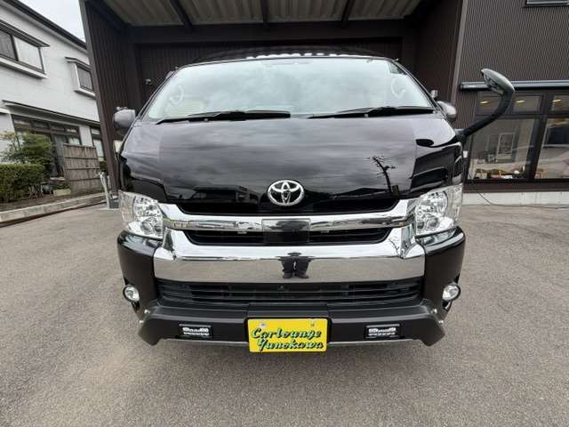 Toyota Hiace Van 2