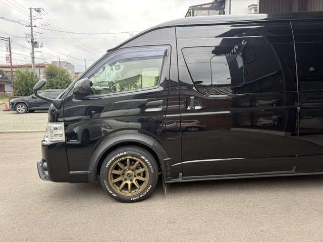Toyota Hiace Van 6