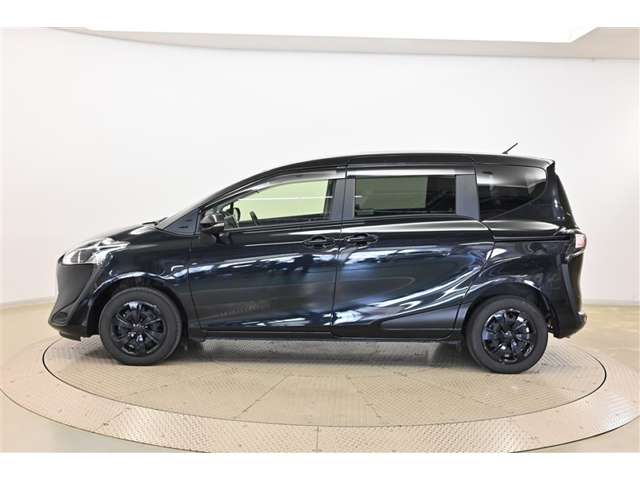 Toyota Sienta 5